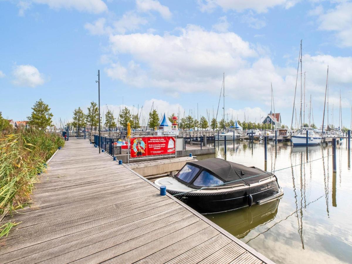 Comfortable Houseboat In Volendam Marina Eksteriør billede