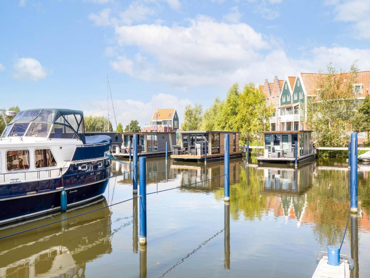 Comfortable Houseboat In Volendam Marina Eksteriør billede
