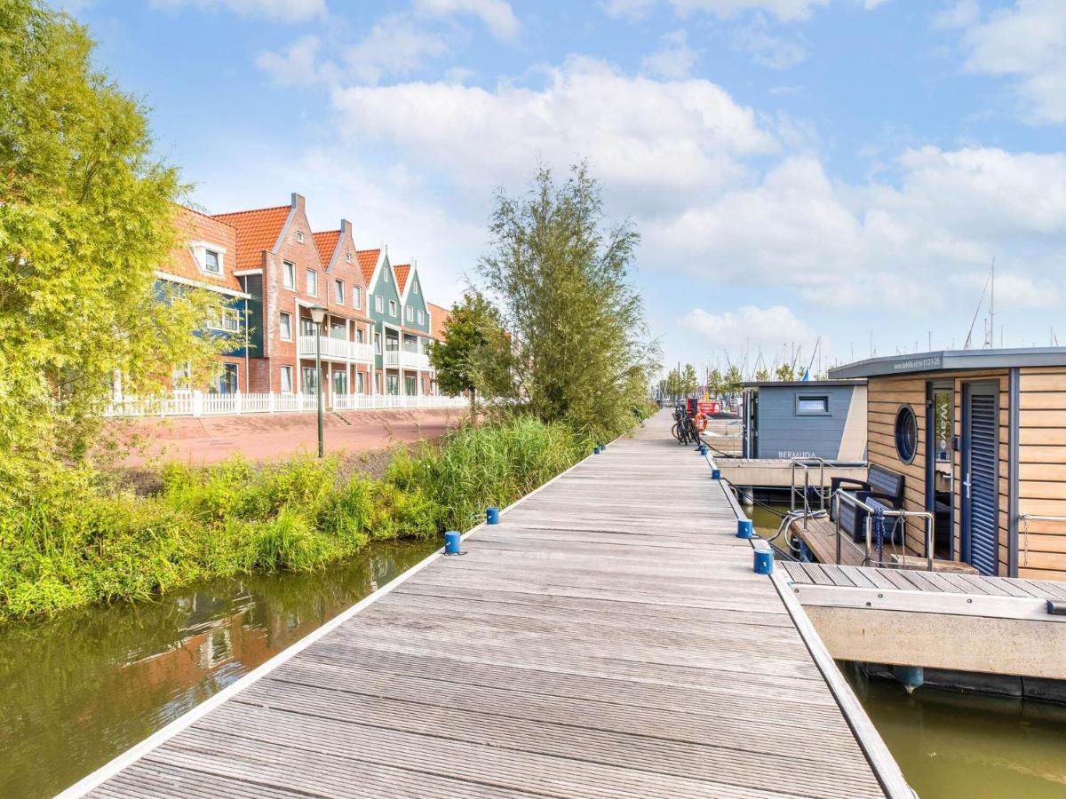 Comfortable Houseboat In Volendam Marina Eksteriør billede