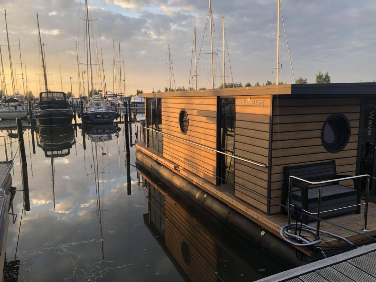 Comfortable Houseboat In Volendam Marina Eksteriør billede