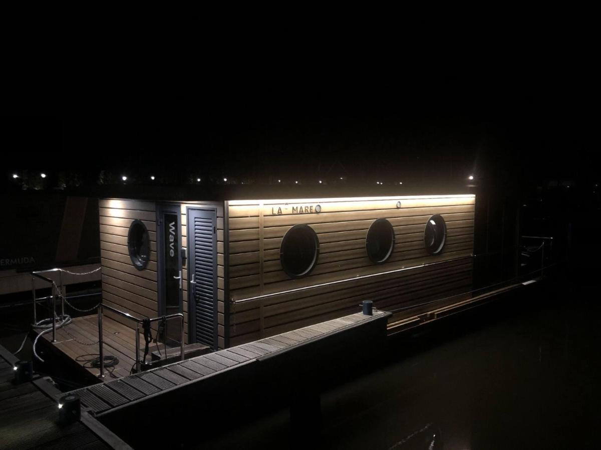 Comfortable Houseboat In Volendam Marina Eksteriør billede